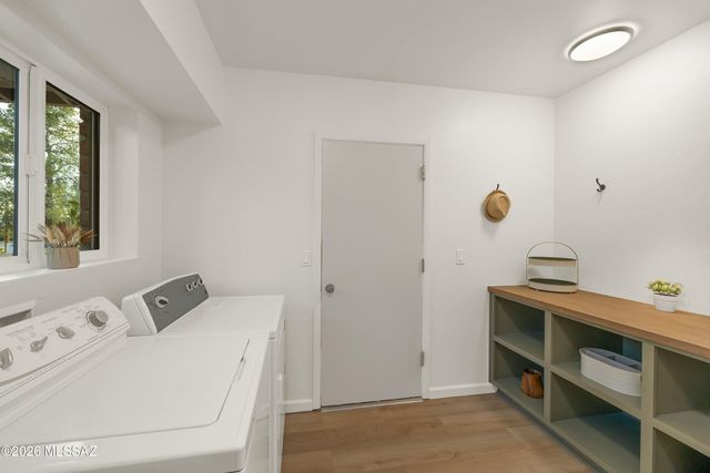 8020 N La Oesta Avenue, Tucson, AZ 85704