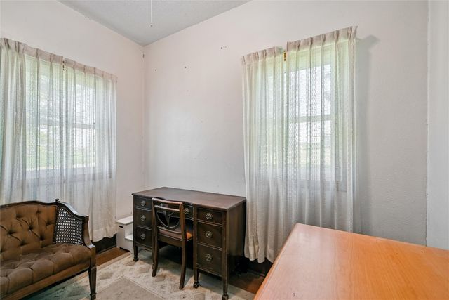 7771 13th Ave Drive, Belle Plaine, IA 52208