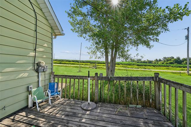 7771 13th Ave Drive, Belle Plaine, IA 52208
