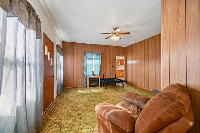 7771 13th Ave Drive, Belle Plaine, IA 52208