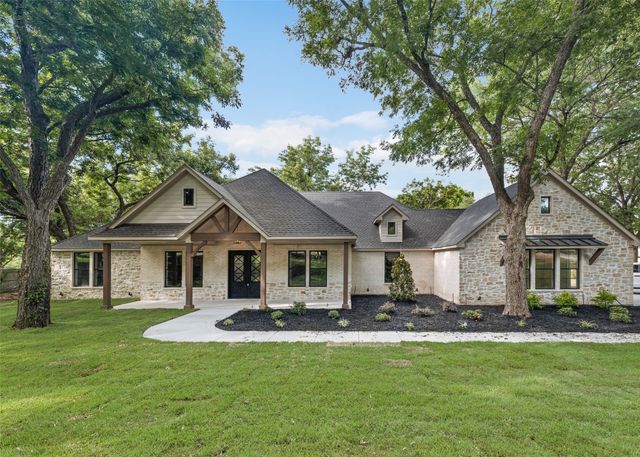 900 Red Oak Creek Drive, Ovilla, TX 75154