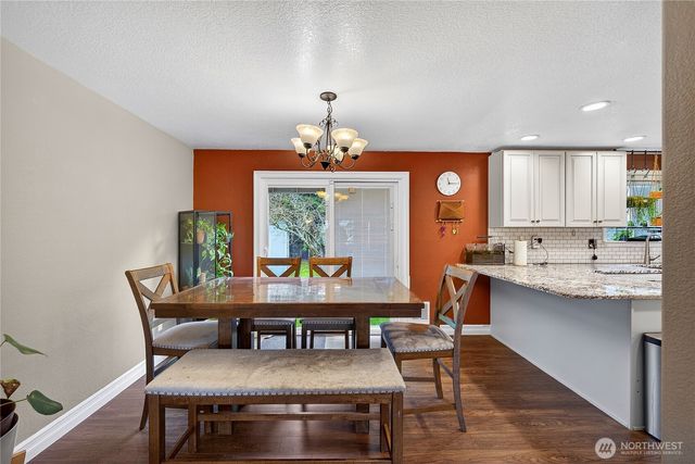 861 NW Haslo Pl, Oak Harbor, WA 98277