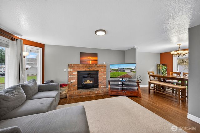 861 NW Haslo Pl, Oak Harbor, WA 98277