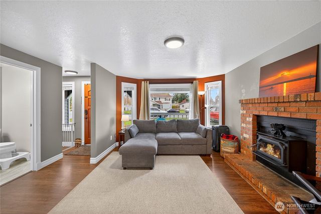 861 NW Haslo Pl, Oak Harbor, WA 98277