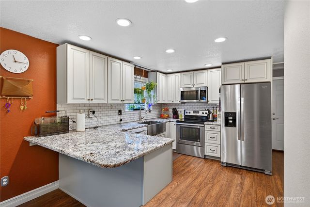 861 NW Haslo Pl, Oak Harbor, WA 98277