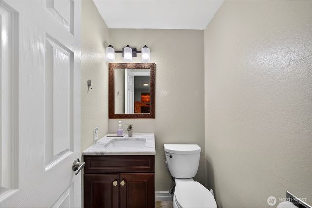 861 NW Haslo Pl, Oak Harbor, WA 98277