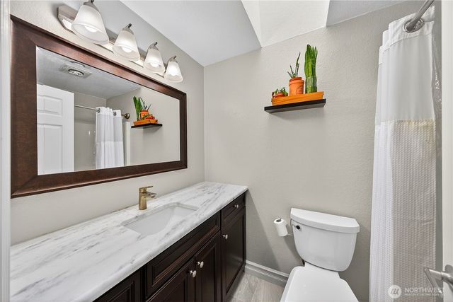 861 NW Haslo Pl, Oak Harbor, WA 98277