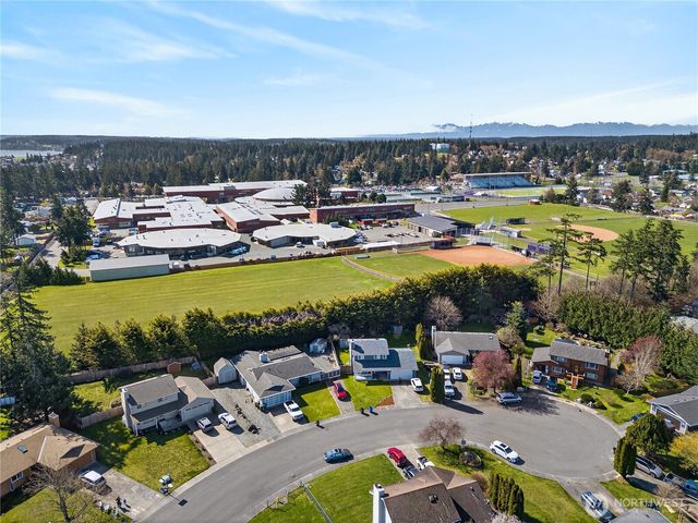 861 NW Haslo Pl, Oak Harbor, WA 98277