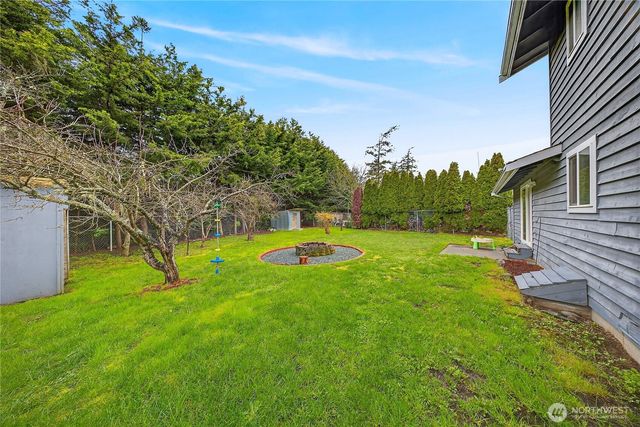 861 NW Haslo Pl, Oak Harbor, WA 98277