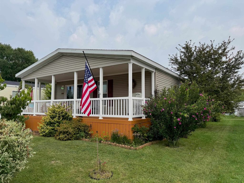 5232 E Broadway Lot: 364, Mount Pleasant, MI 48858