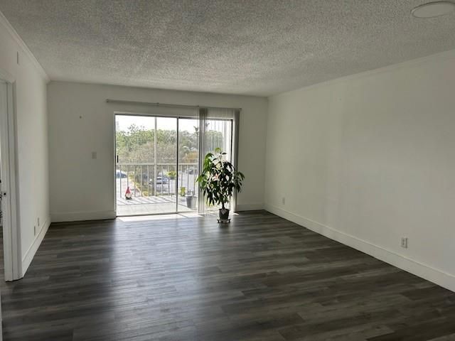 1000 Country Club Dr 403, Margate, FL 33063