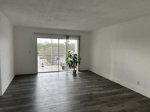 1000 Country Club Dr 403, Margate, FL 33063