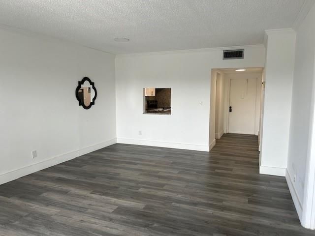 1000 Country Club Dr 403, Margate, FL 33063