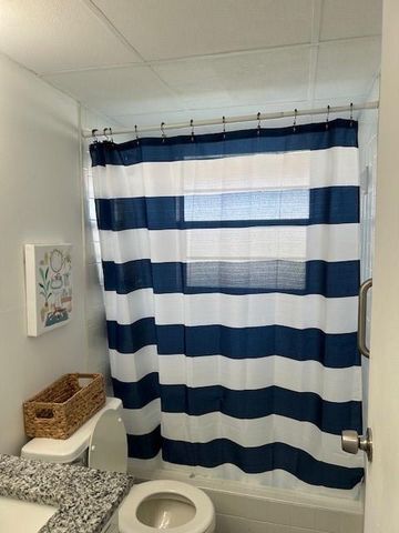 1000 Country Club Dr 403, Margate, FL 33063