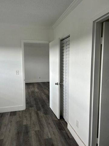 1000 Country Club Dr 403, Margate, FL 33063