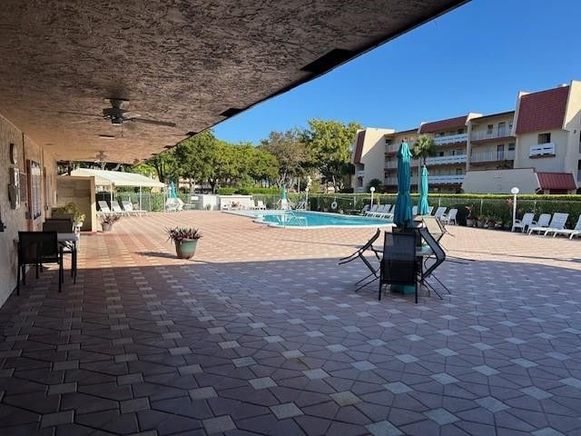 1000 Country Club Drive 403, Margate, FL 33063