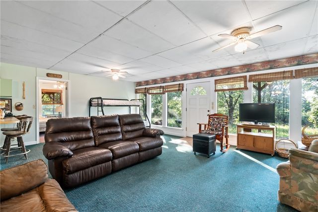 22132 Ray Wc 4425 Road, Evansville, AR 72948