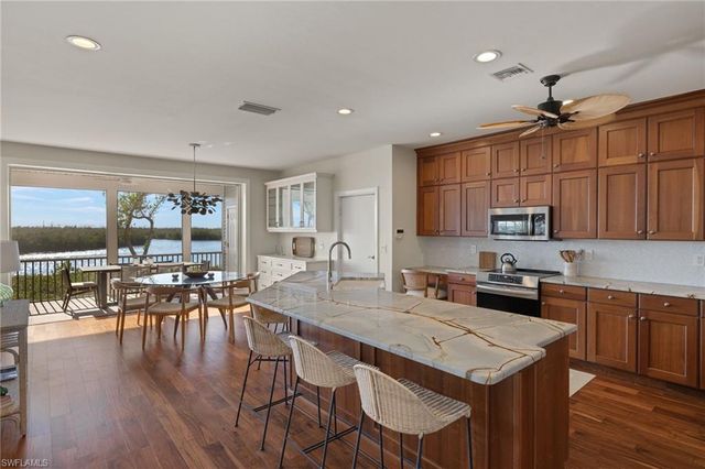 5423 Shearwater DR, Sanibel, FL 33957