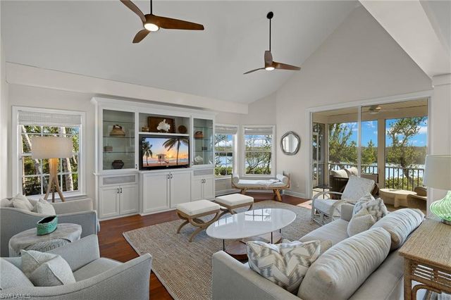 5423 Shearwater DR, Sanibel, FL 33957