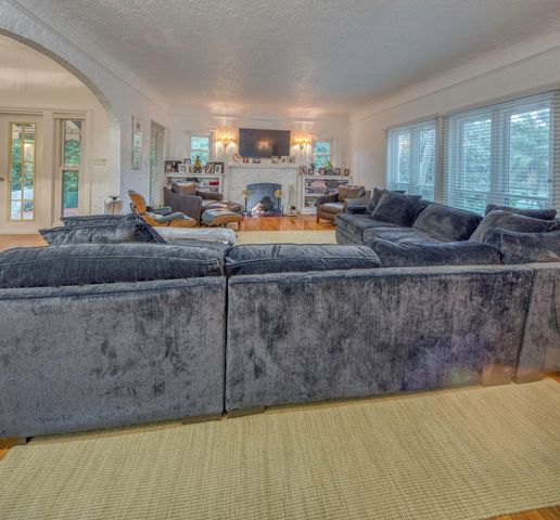 411 S FEDERAL Highway, Lake Worth Beach, FL 33460