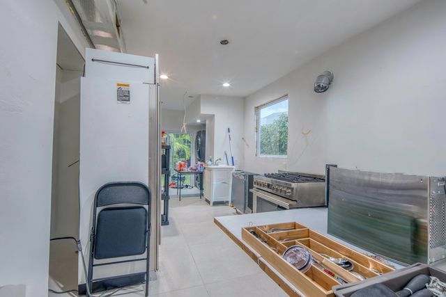 411 S FEDERAL Highway, Lake Worth Beach, FL 33460