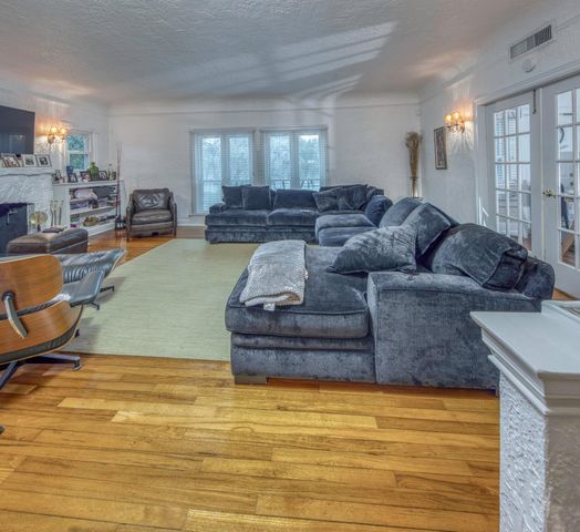 411 S FEDERAL Highway, Lake Worth Beach, FL 33460