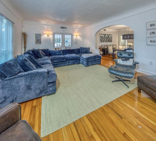 411 S FEDERAL Highway, Lake Worth Beach, FL 33460