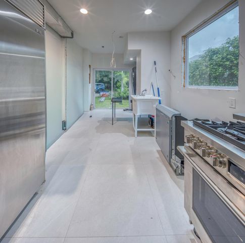 411 S FEDERAL Highway, Lake Worth Beach, FL 33460