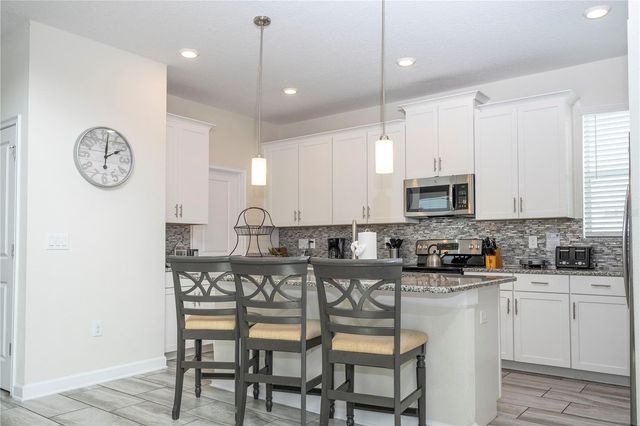 1646 MOON VALLEY DRIVE, Davenport, FL 33896