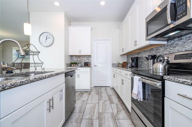 1646 MOON VALLEY DRIVE, Davenport, FL 33896