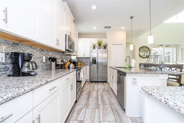 1646 MOON VALLEY DRIVE, Davenport, FL 33896