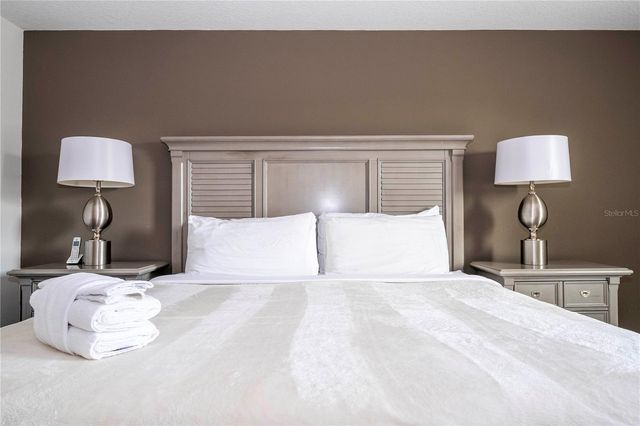 1646 MOON VALLEY DRIVE, Davenport, FL 33896