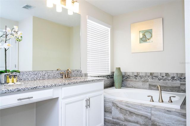 1646 MOON VALLEY DRIVE, Davenport, FL 33896