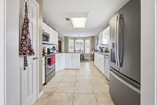 2917 Shalimar Lane, Shalimar, FL 32579