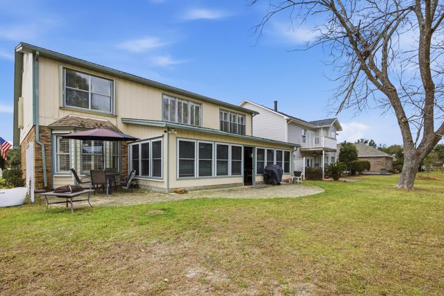 2917 Shalimar Lane, Shalimar, FL 32579