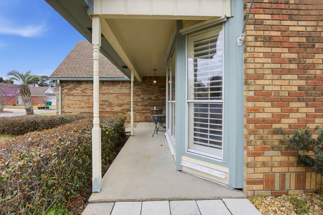 2917 Shalimar Lane, Shalimar, FL 32579