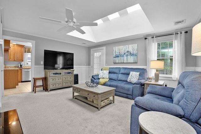 221 High St, Canton, MA 02021