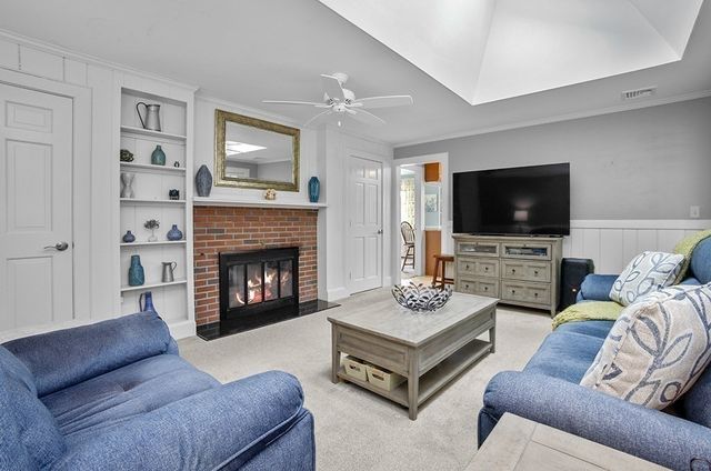 221 High St, Canton, MA 02021