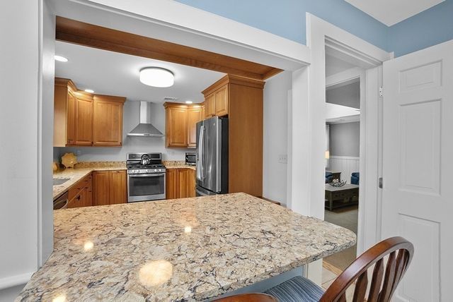 221 High St, Canton, MA 02021