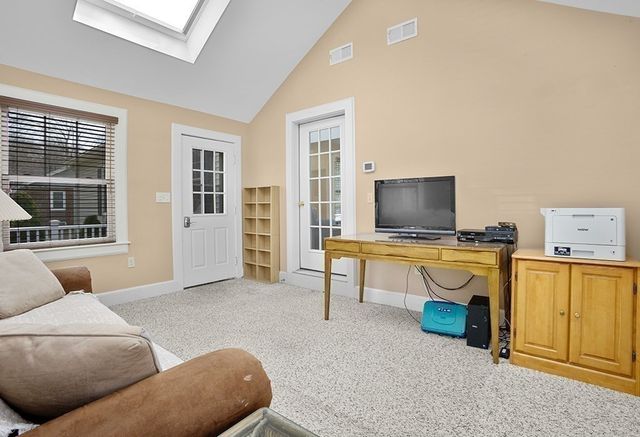 221 High St, Canton, MA 02021