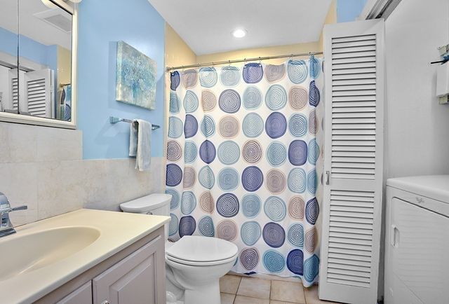 221 High St, Canton, MA 02021