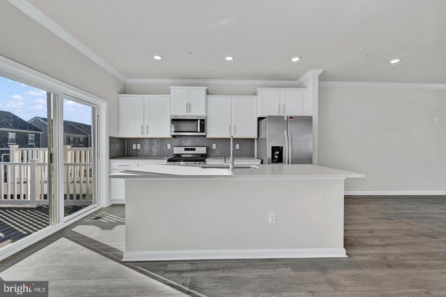 6 MERION AVE, Rosedale, MD 21237