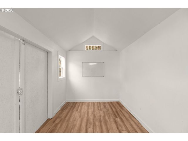 5621 Nw 179TH Ave, Portland, OR 97229