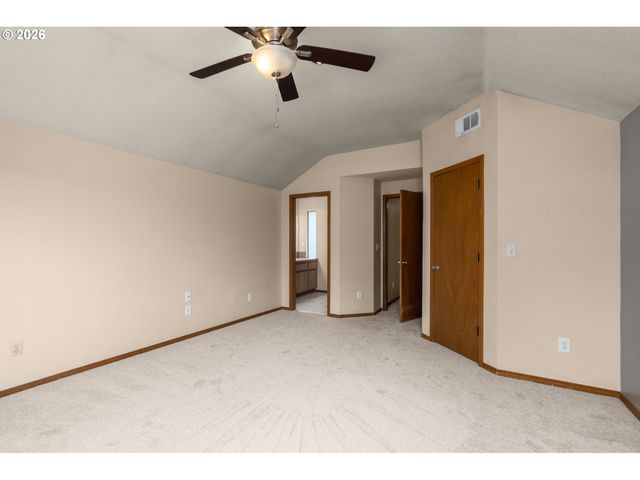 5621 Nw 179TH Ave, Portland, OR 97229