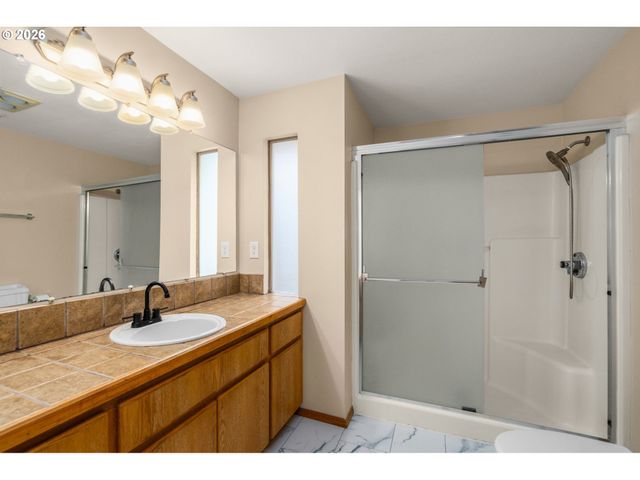 5621 Nw 179TH Ave, Portland, OR 97229