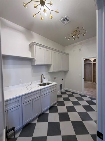 7941 Silver Spur, Edmond, OK 73007