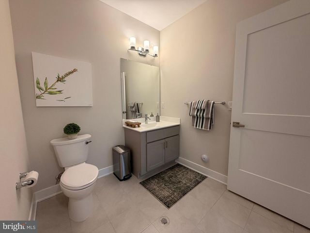 98 VILLAGE DR, Skillman, NJ 08558