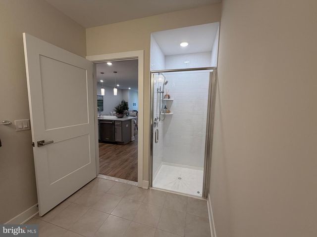 98 VILLAGE DR, Skillman, NJ 08558