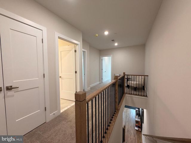 98 VILLAGE DR, Skillman, NJ 08558