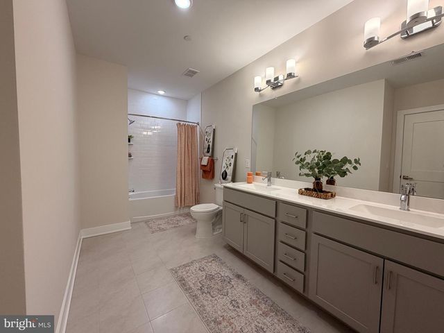 98 VILLAGE DR, Skillman, NJ 08558